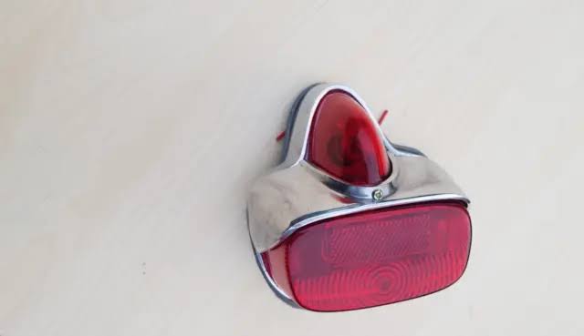 VESPA VBB VBA COMPLETE BACK LIGHT ASSEMBLY