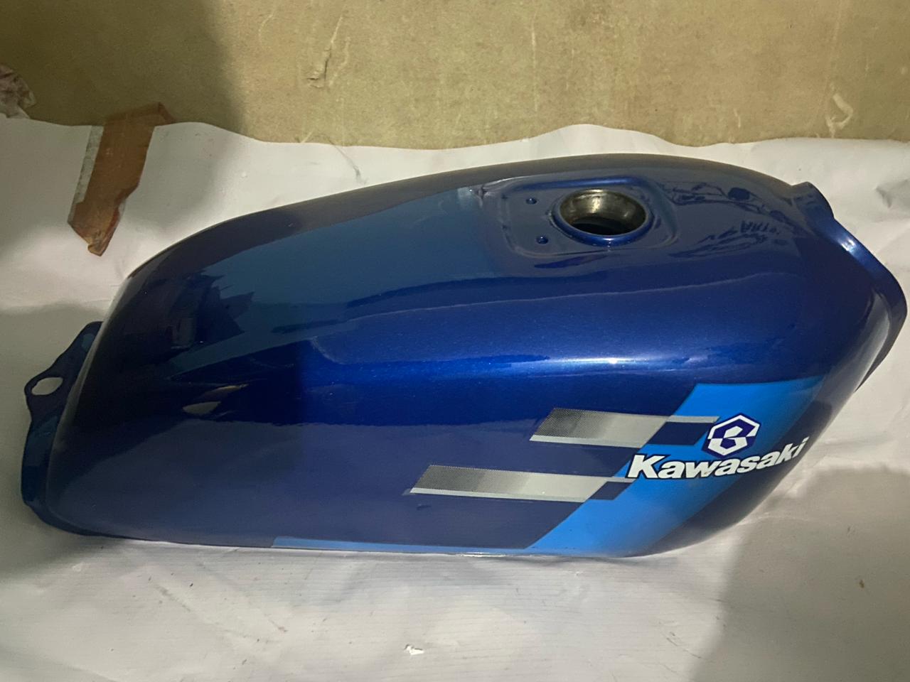 Kawasaki Boxer AR Petrol Tank