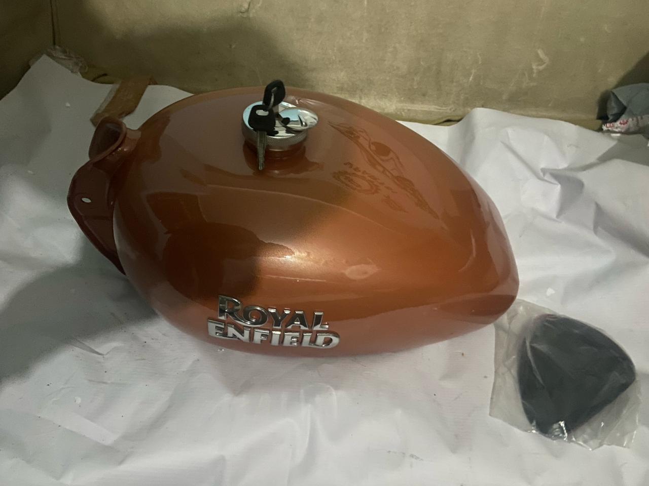 Fuel Tank of Royal Enfield Bullet Electra , Model Yr 2009 - 350cc - Tank , Mono, Lock & Pad (OEM)