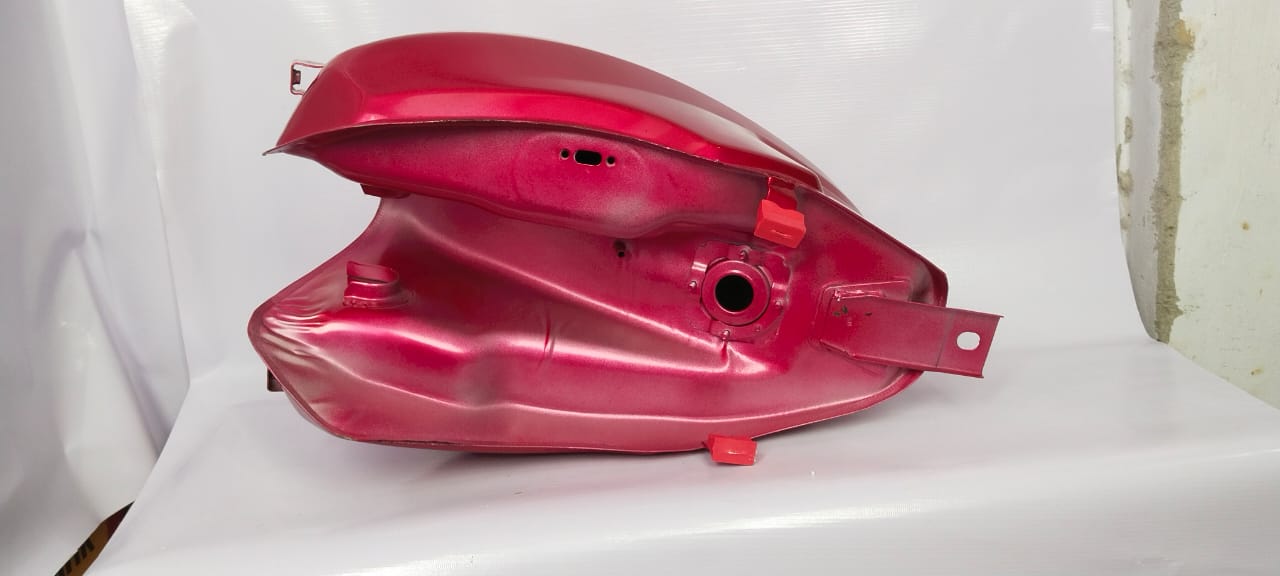 Bajaj Pulsar 150 Petrol Fuel Tank - BS3 / UG4 .