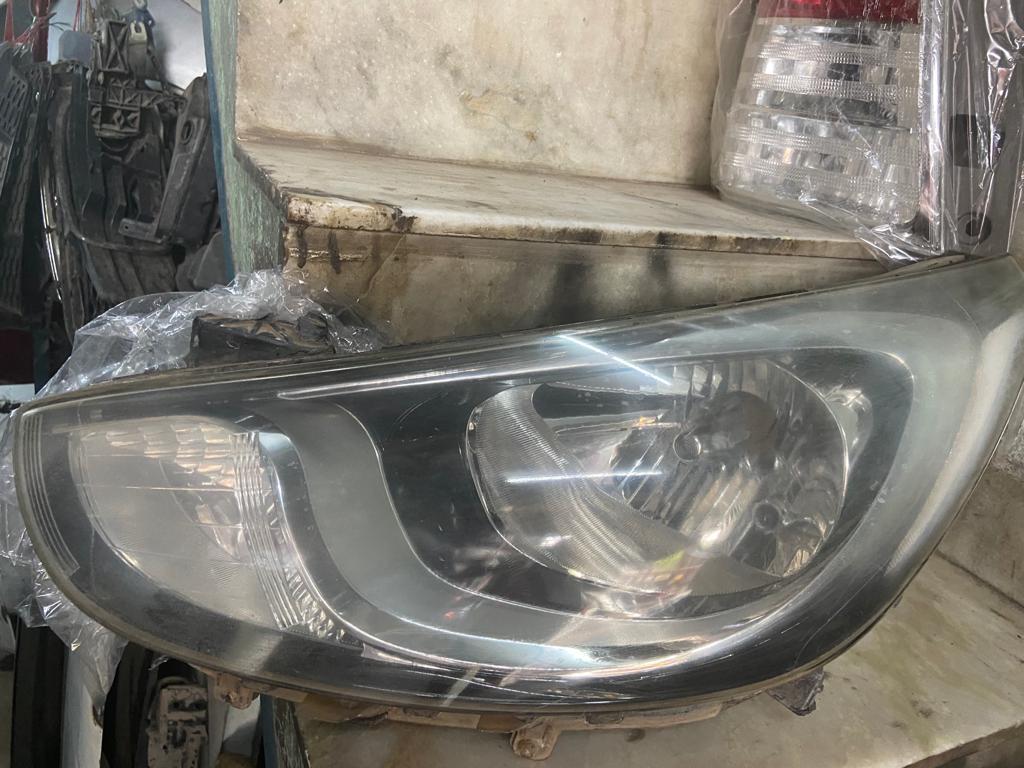 Hyundai Verna fluidic old Model Headlight Assembly (Any one Side)