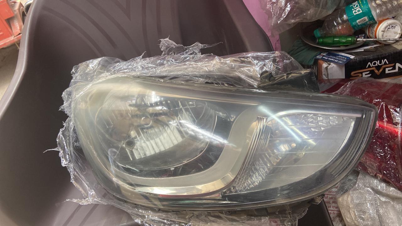 Hyundai Verna fluidic old Model Headlight Assembly (Any one Side)