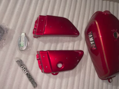 YAMAHA RX100 RX135 FUEL TANK COMPLETE BODY KIT /SIDE PANEL SET & 2 Locks ( Red Colour)